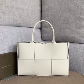 BOTTEGA VENETA 보테가 베네타 슬립백 BV609175 신상