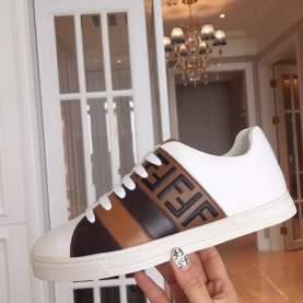 FENDI 펜디 남여공용 스니커즈 봄신상