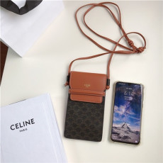 CELINE 셀린느 트리오페 휴대폰백 C105277 2020/신상