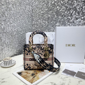 DIOR 디올 레이디 D-라이트백 M0565 /신상