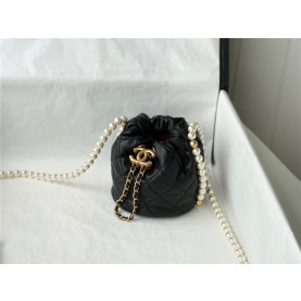 CHANEL 샤넬 진주 체인 드로스트링 버킷백