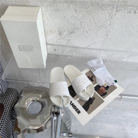 MAISON MARGIELA 메종마르지엘라 남여공용 슬리퍼 M45645