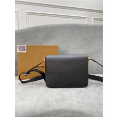 BURBERRY 버버리 남성용 크로스백 B37088
