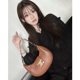 24위 [배우 고윤정] CELINE 셀린느 미디엄 아바 트리옹프백