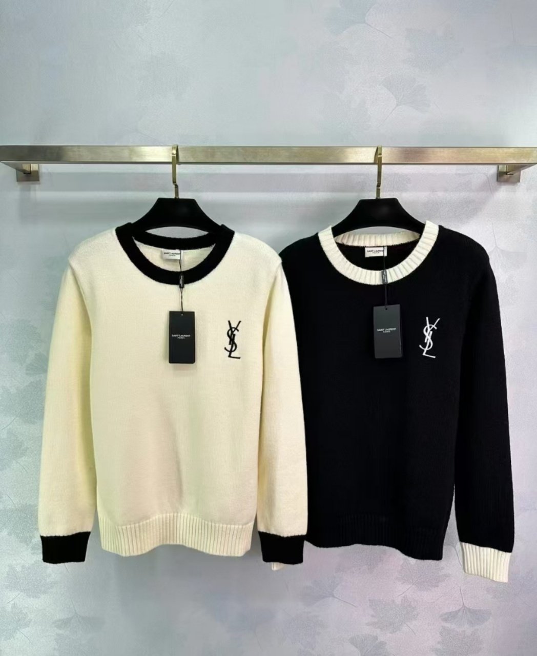 SAINT LAURENT 생로랑 기본 니트 (2컬러)