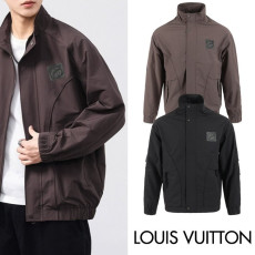 LOUIS VUITTON 루이비통 레터링 사각 짚업 윈드자켓