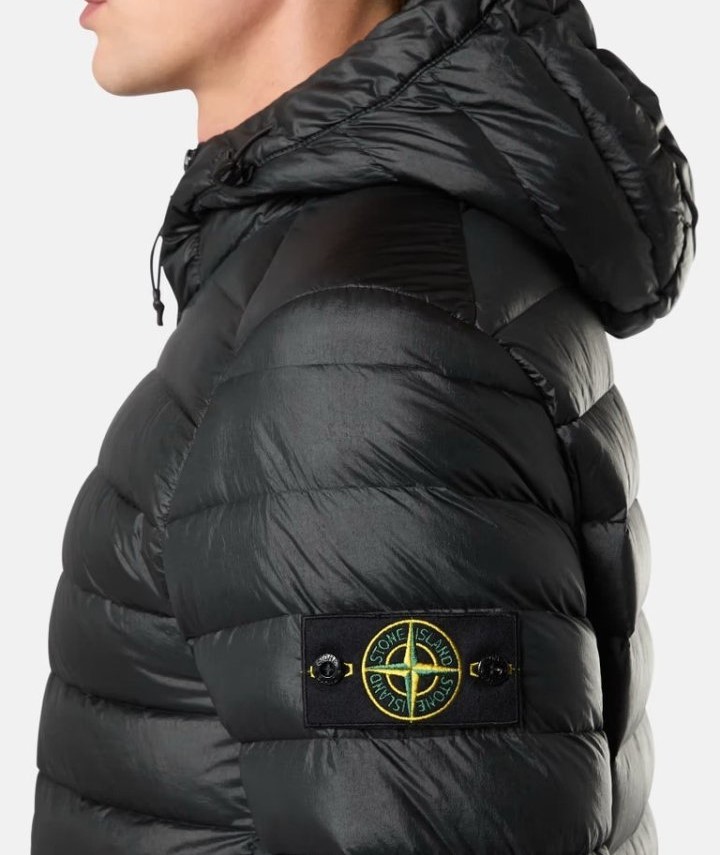 STONE ISLAND 스톤아일랜드 룸우븐 경량 패딩