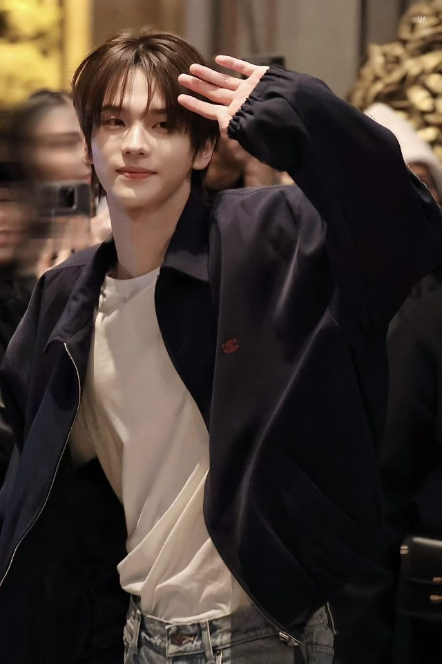 [투어스 신유] CELINE 셀린느 개버딘 블루종 자켓 2COLOR