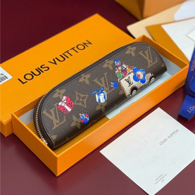 LOUIS VUITTON 루이비통 샤를로트 펜슬 GI1474