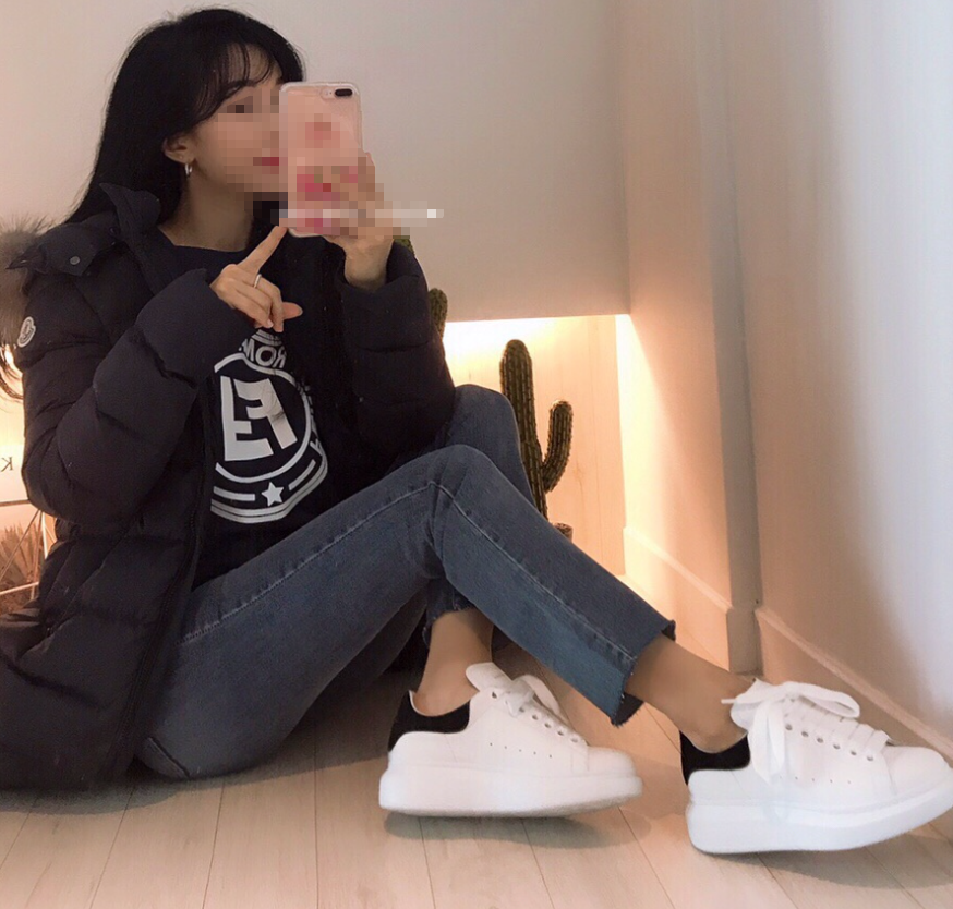 ●실사● 알렉산더맥퀸 스웨이드 오버솔 스니커즈 블랙