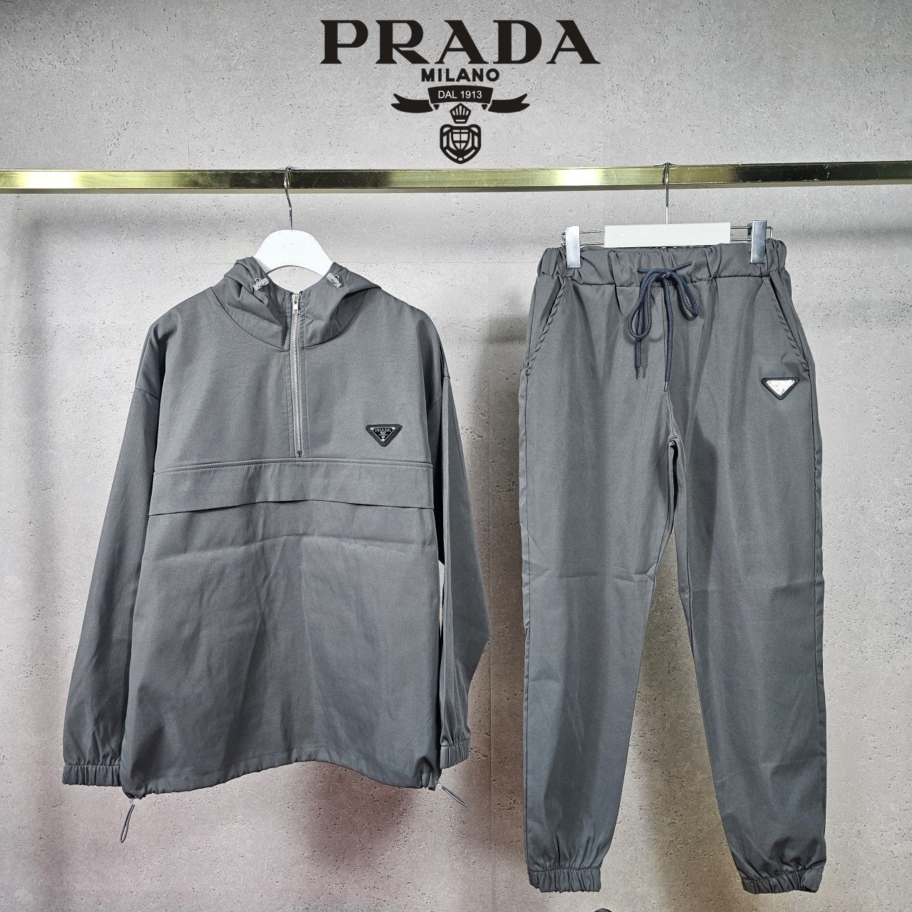 PRADA 프라다 아노락 스트링 후드 & 조거 밴딩 팬츠 세트 2COLOR