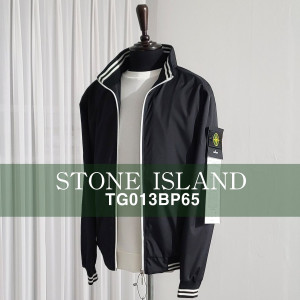 STONE ISLAND 스톤아일랜드 로고패치 라인 자켓